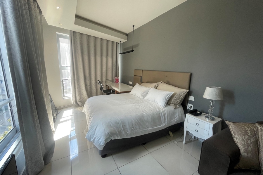 To Let 1 Bedroom Property for Rent in Sandown Gauteng