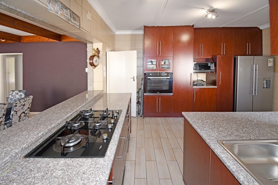 3 Bedroom Property for Sale in Parkmore Gauteng