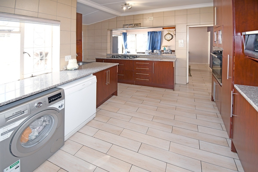 3 Bedroom Property for Sale in Parkmore Gauteng