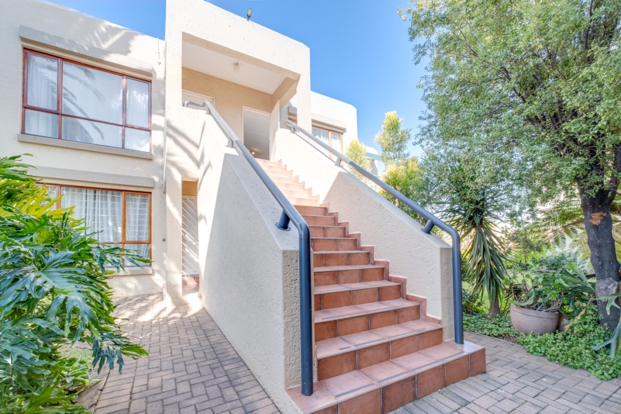 2 Bedroom Property for Sale in Magaliessig Gauteng
