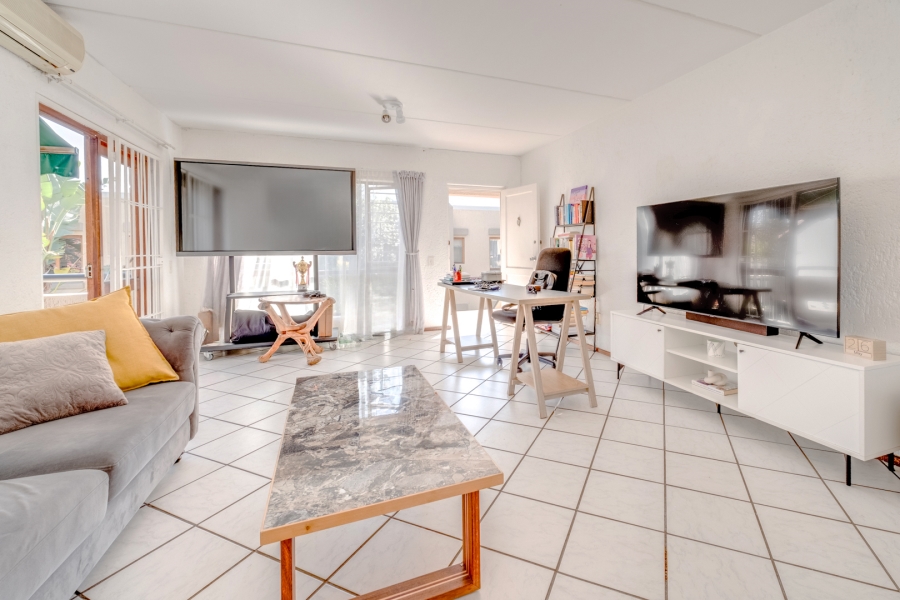 2 Bedroom Property for Sale in Magaliessig Gauteng