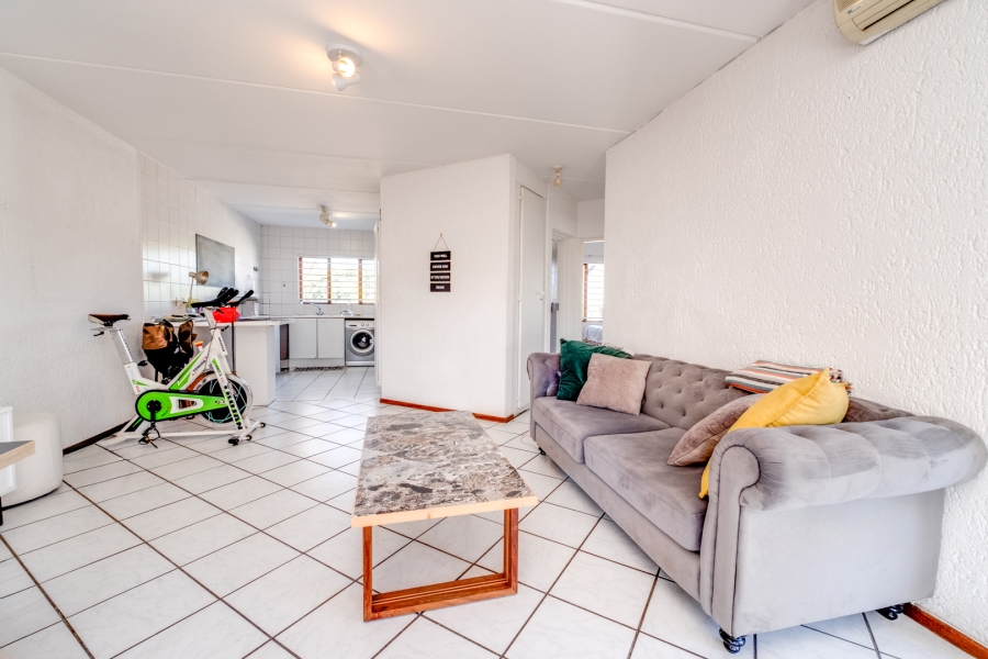2 Bedroom Property for Sale in Magaliessig Gauteng