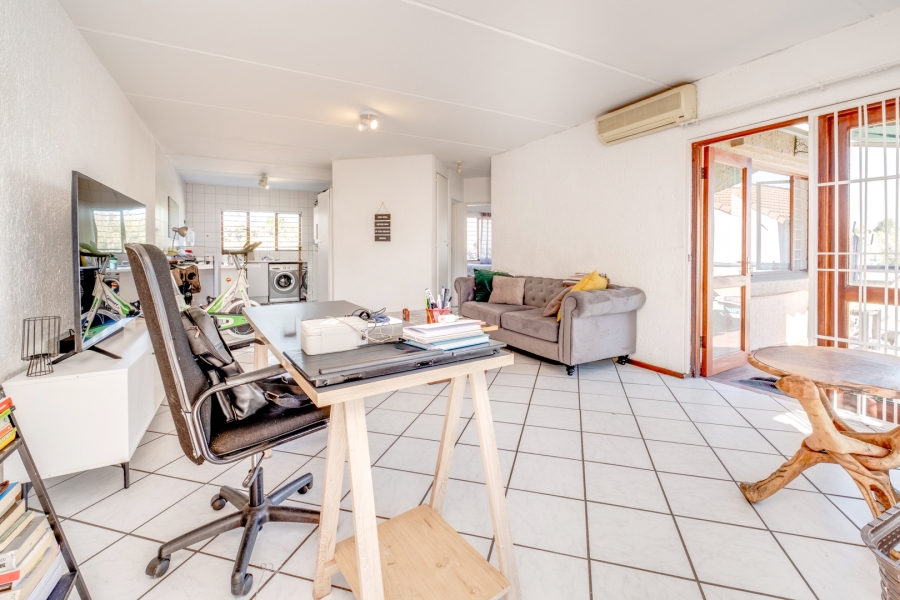 2 Bedroom Property for Sale in Magaliessig Gauteng