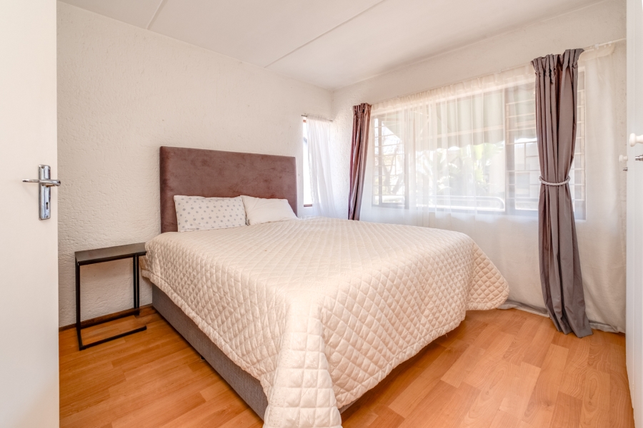 2 Bedroom Property for Sale in Magaliessig Gauteng