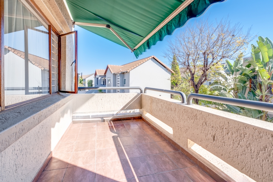 2 Bedroom Property for Sale in Magaliessig Gauteng