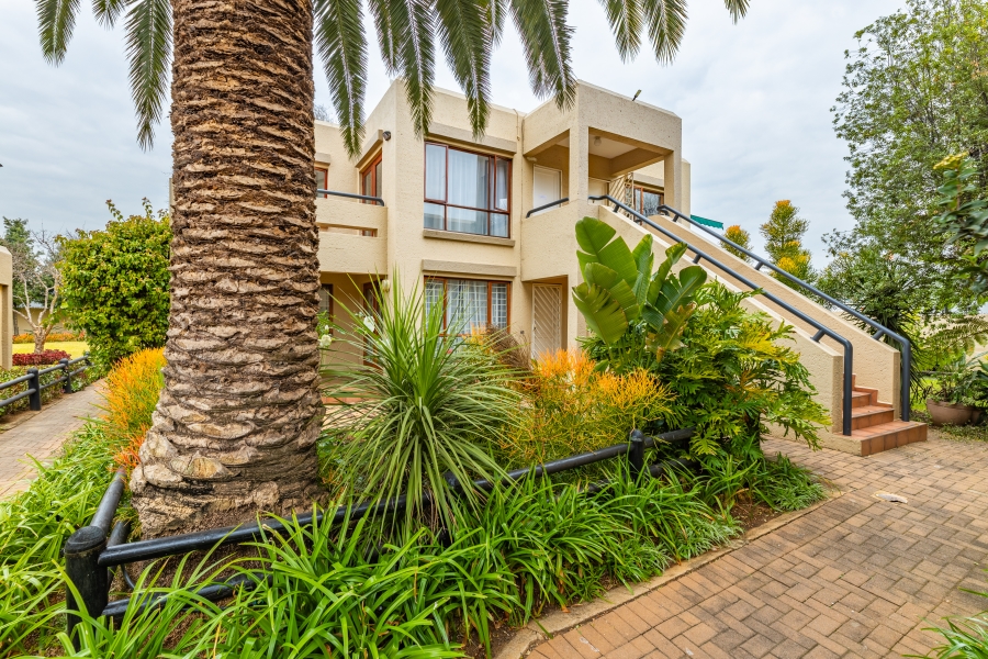 2 Bedroom Property for Sale in Magaliessig Gauteng