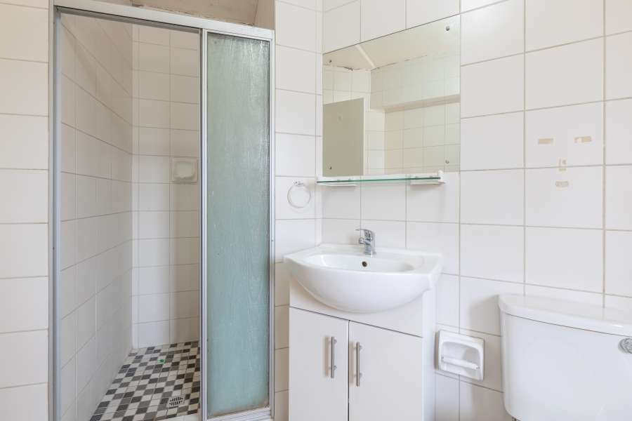 2 Bedroom Property for Sale in Magaliessig Gauteng