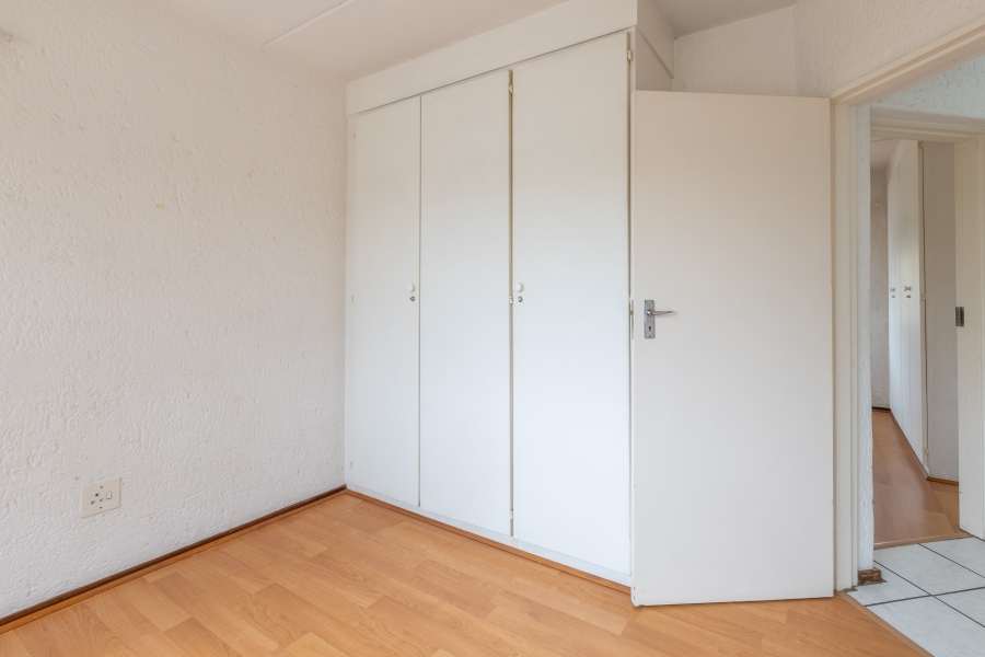 2 Bedroom Property for Sale in Magaliessig Gauteng