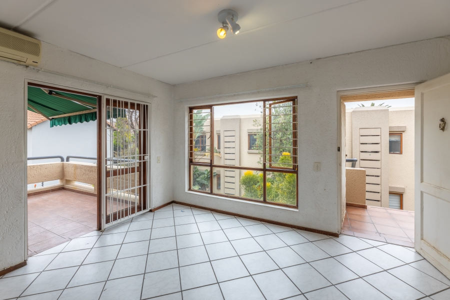 2 Bedroom Property for Sale in Magaliessig Gauteng