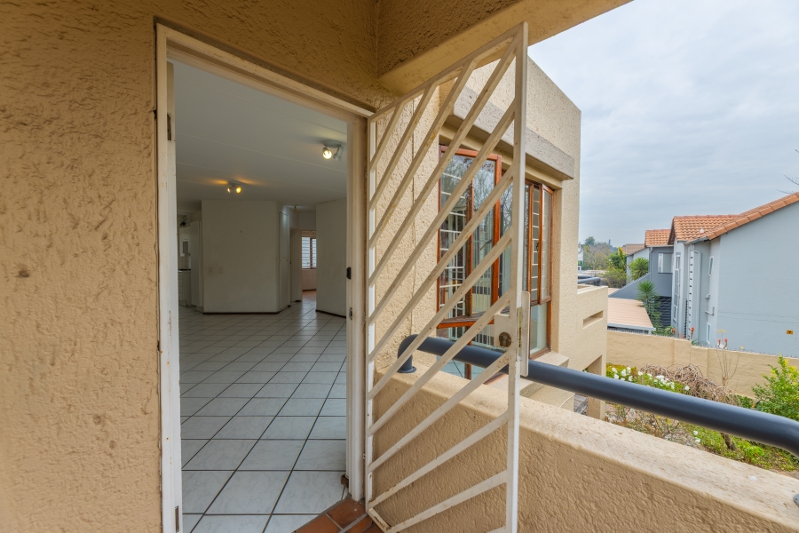 2 Bedroom Property for Sale in Magaliessig Gauteng