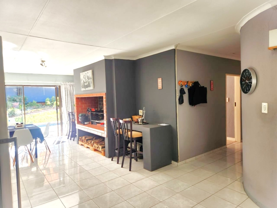 4 Bedroom Property for Sale in Doringkloof Gauteng