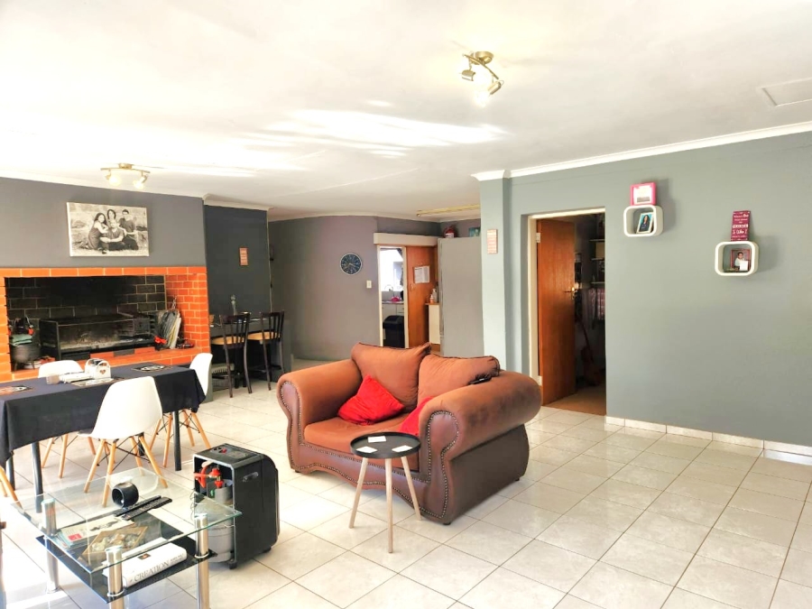 4 Bedroom Property for Sale in Doringkloof Gauteng