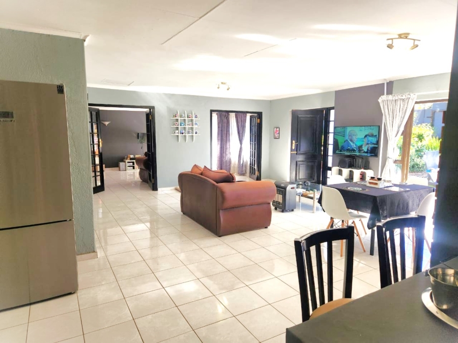 4 Bedroom Property for Sale in Doringkloof Gauteng