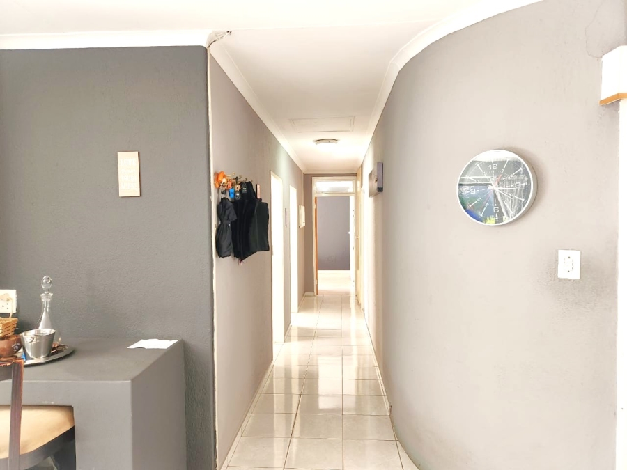 4 Bedroom Property for Sale in Doringkloof Gauteng