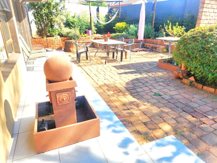 4 Bedroom Property for Sale in Doringkloof Gauteng