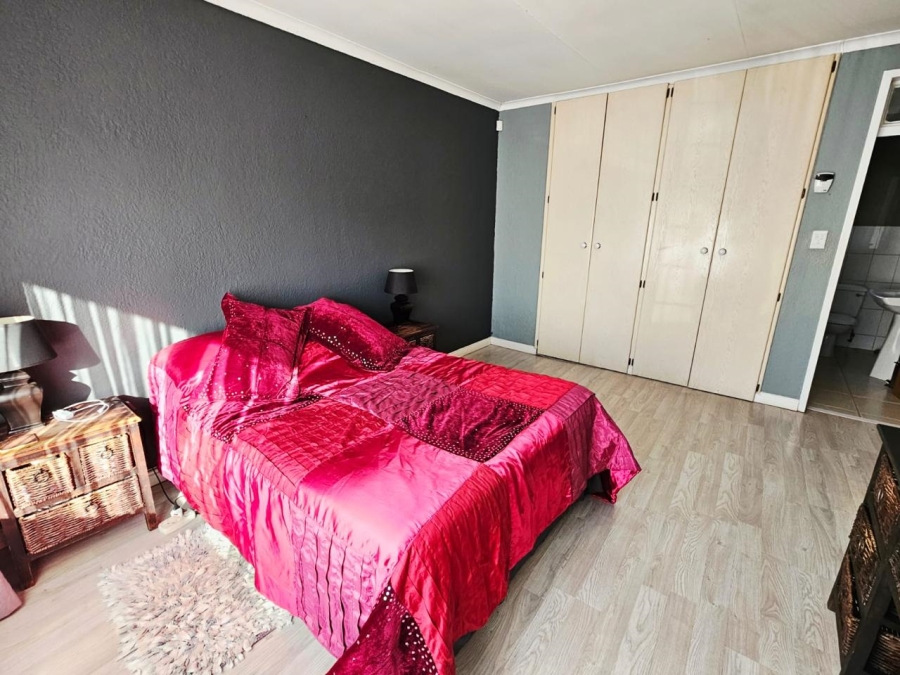 4 Bedroom Property for Sale in Doringkloof Gauteng