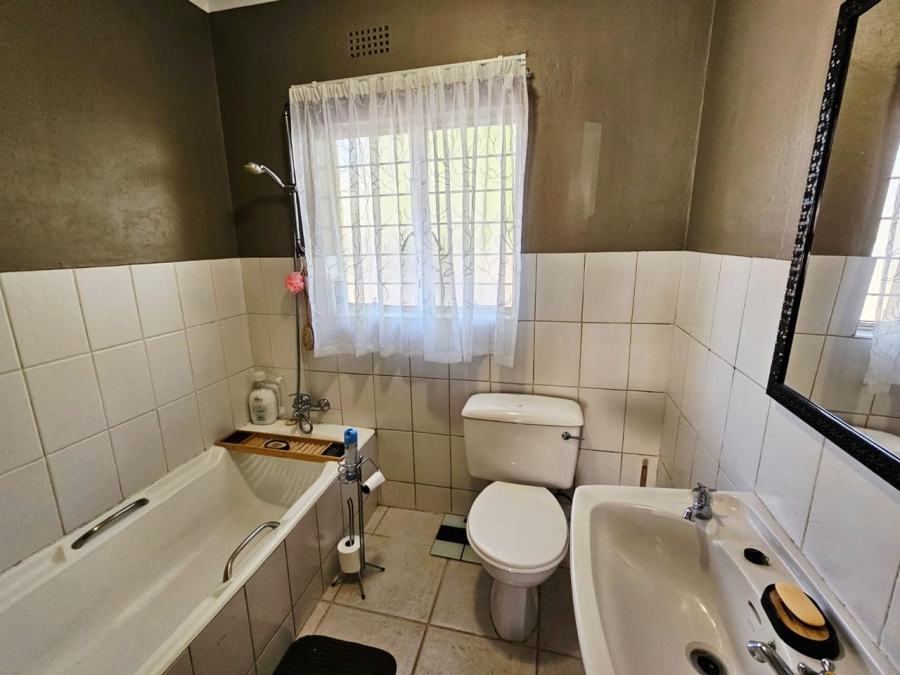 4 Bedroom Property for Sale in Doringkloof Gauteng