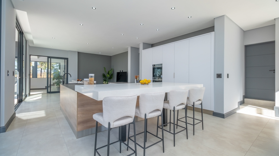 5 Bedroom Property for Sale in Midstream Ridge Gauteng
