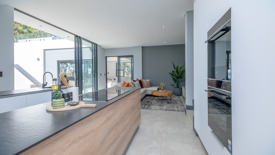 5 Bedroom Property for Sale in Midstream Ridge Gauteng