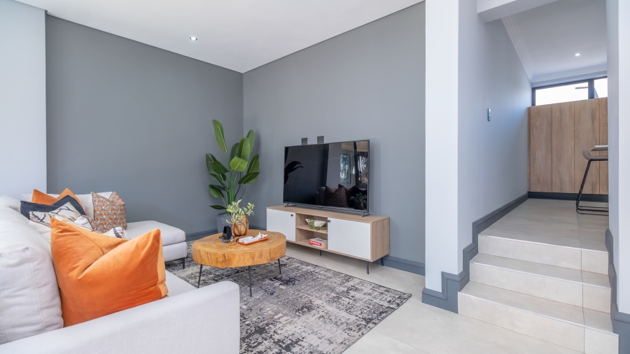 5 Bedroom Property for Sale in Midstream Ridge Gauteng
