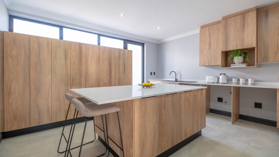 5 Bedroom Property for Sale in Midstream Ridge Gauteng