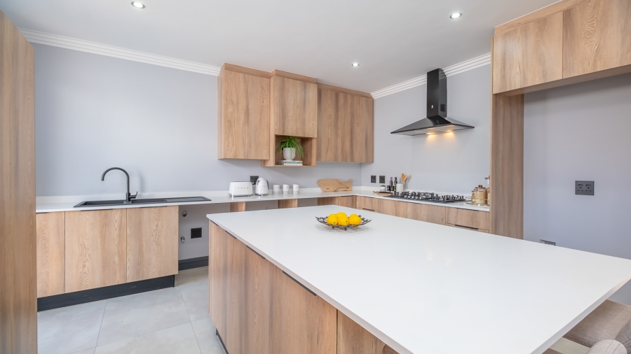5 Bedroom Property for Sale in Midstream Ridge Gauteng