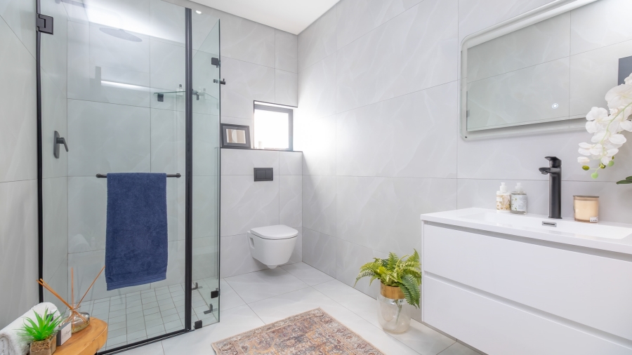 5 Bedroom Property for Sale in Midstream Ridge Gauteng