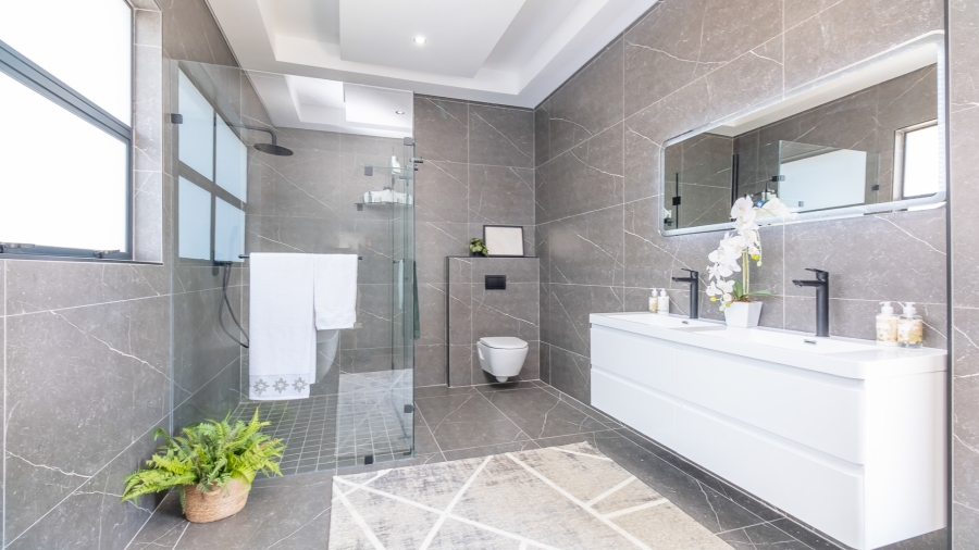 5 Bedroom Property for Sale in Midstream Ridge Gauteng