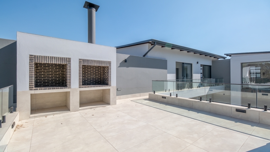 5 Bedroom Property for Sale in Midstream Ridge Gauteng