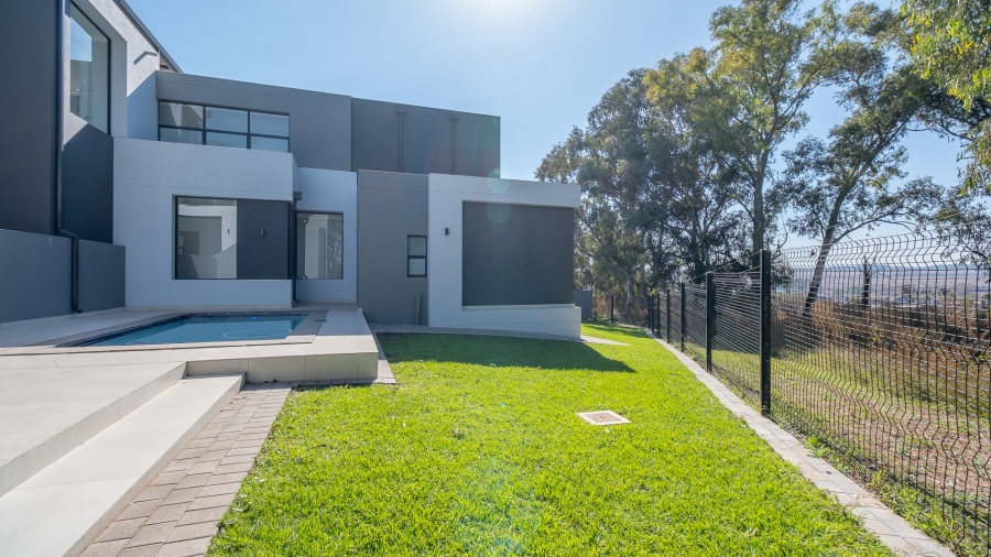 5 Bedroom Property for Sale in Midstream Ridge Gauteng