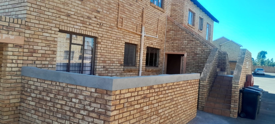 2 Bedroom Property for Sale in Greenhills Gauteng
