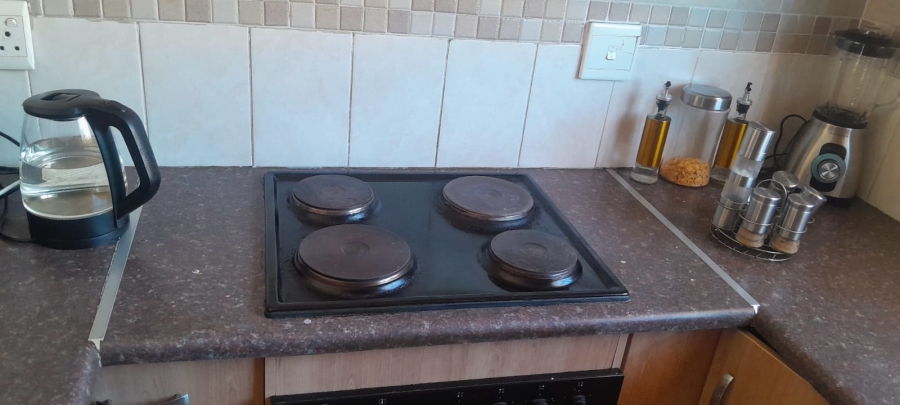 2 Bedroom Property for Sale in Greenhills Gauteng