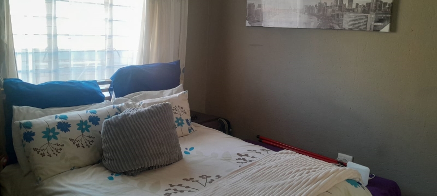 2 Bedroom Property for Sale in Greenhills Gauteng