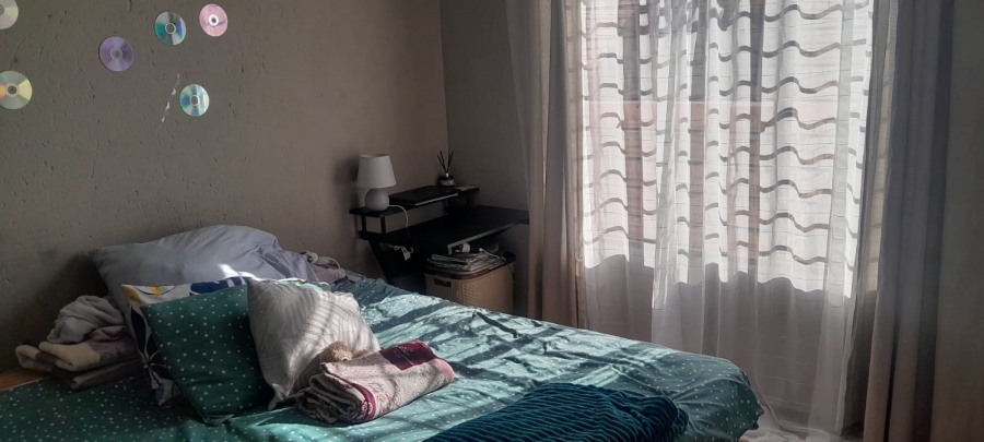 2 Bedroom Property for Sale in Greenhills Gauteng