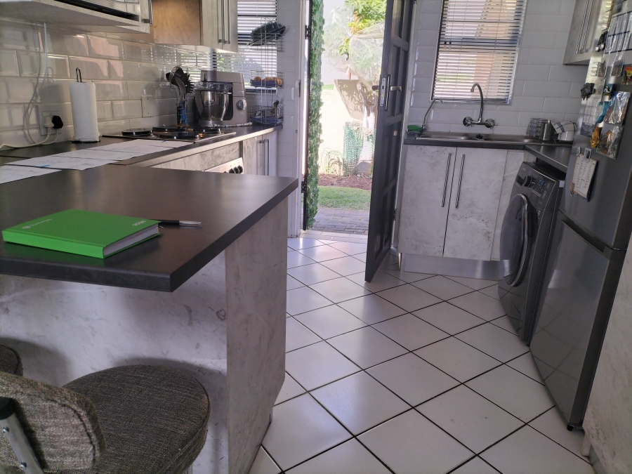 3 Bedroom Property for Sale in Helderkruin Gauteng