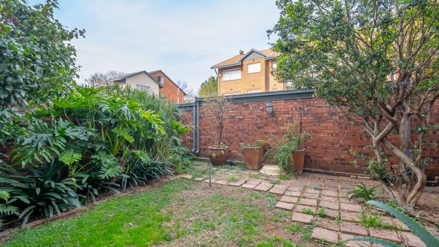 2 Bedroom Property for Sale in Linden Gauteng