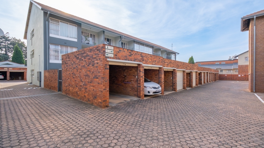 2 Bedroom Property for Sale in Linden Gauteng