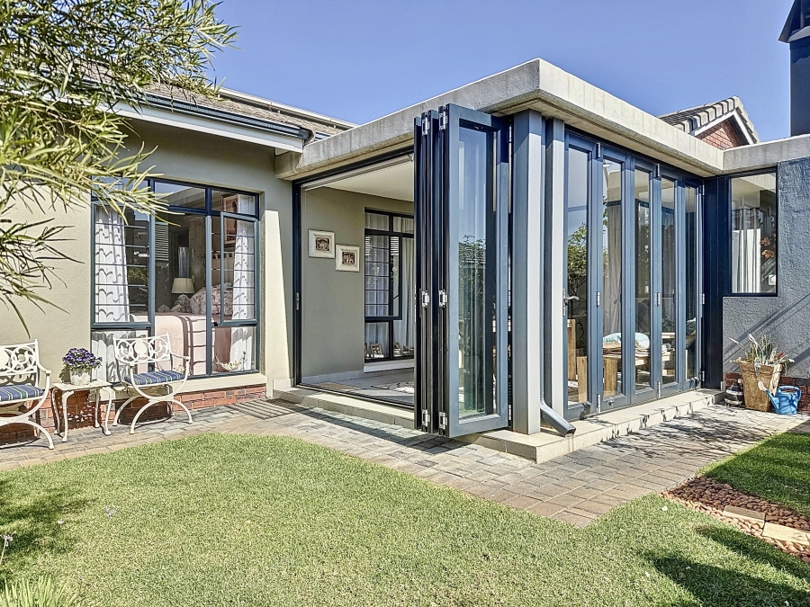 3 Bedroom Property for Sale in Waterkloof Ridge Gauteng