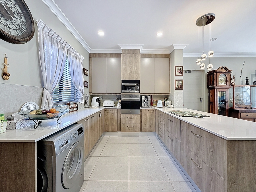 3 Bedroom Property for Sale in Waterkloof Ridge Gauteng