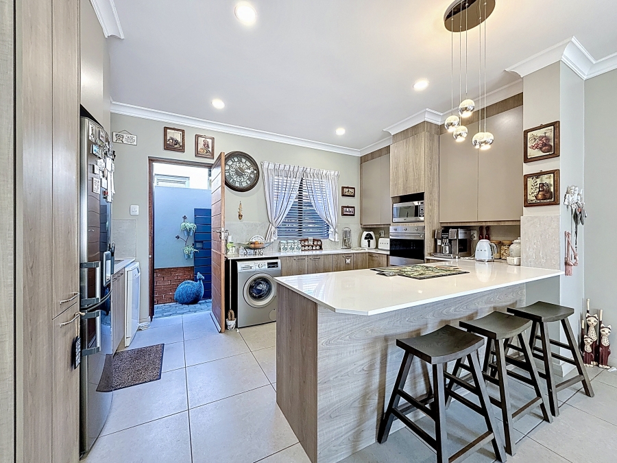 3 Bedroom Property for Sale in Waterkloof Ridge Gauteng