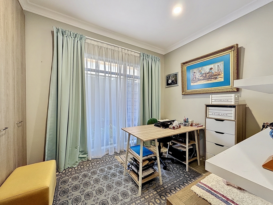 3 Bedroom Property for Sale in Waterkloof Ridge Gauteng