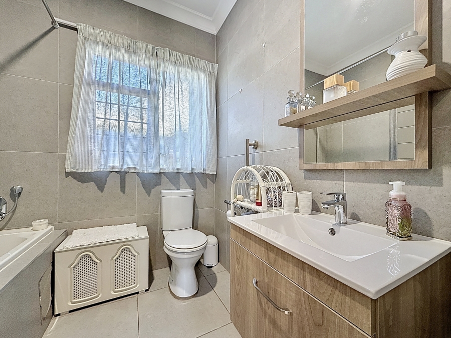 3 Bedroom Property for Sale in Waterkloof Ridge Gauteng