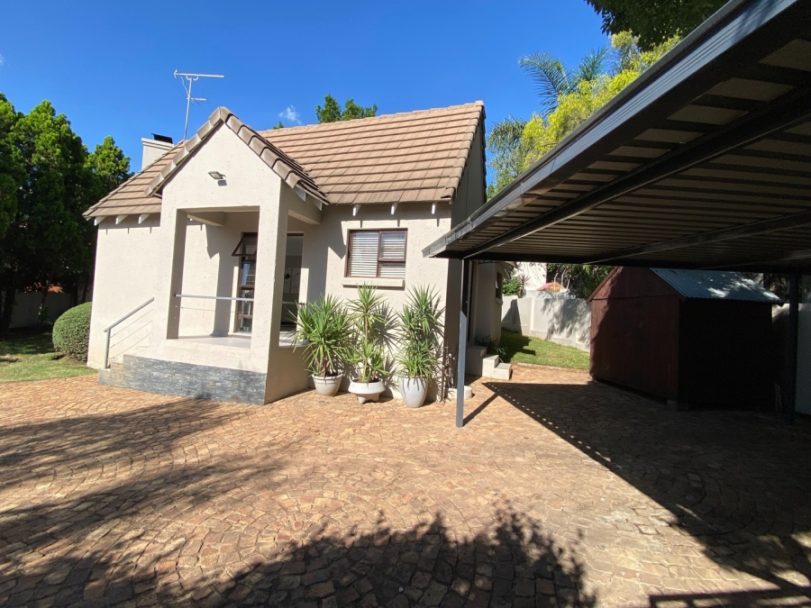 To Let 2 Bedroom Property for Rent in Douglasdale Gauteng