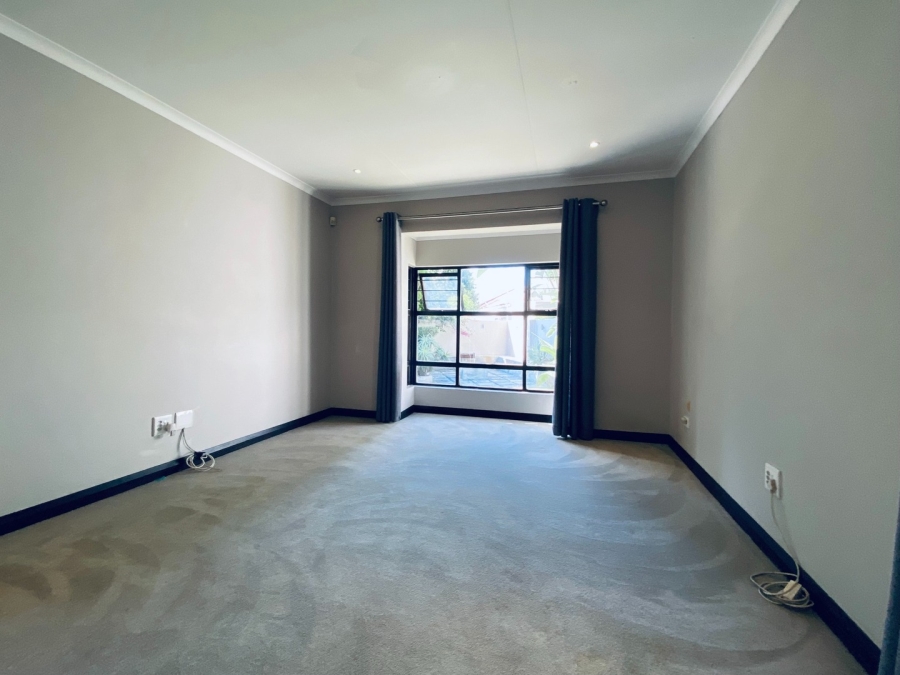 To Let 2 Bedroom Property for Rent in Douglasdale Gauteng