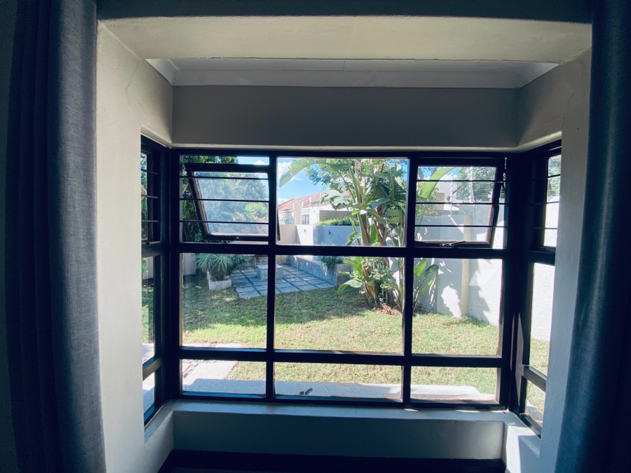 To Let 2 Bedroom Property for Rent in Douglasdale Gauteng