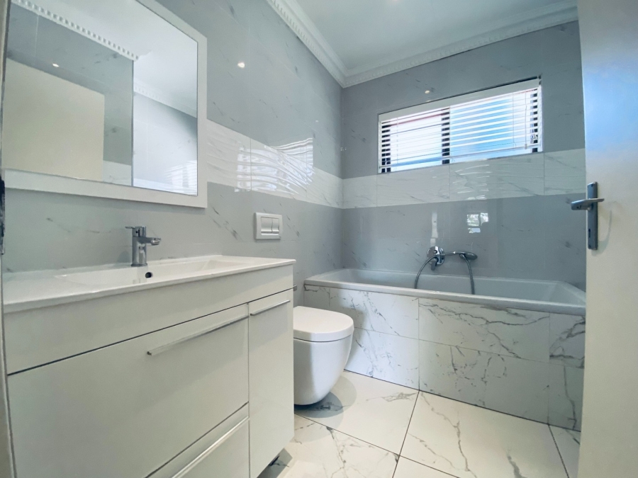 To Let 2 Bedroom Property for Rent in Douglasdale Gauteng