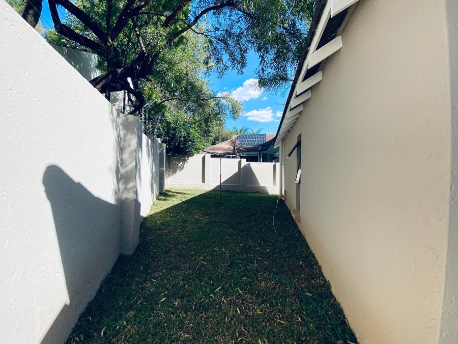 To Let 2 Bedroom Property for Rent in Douglasdale Gauteng