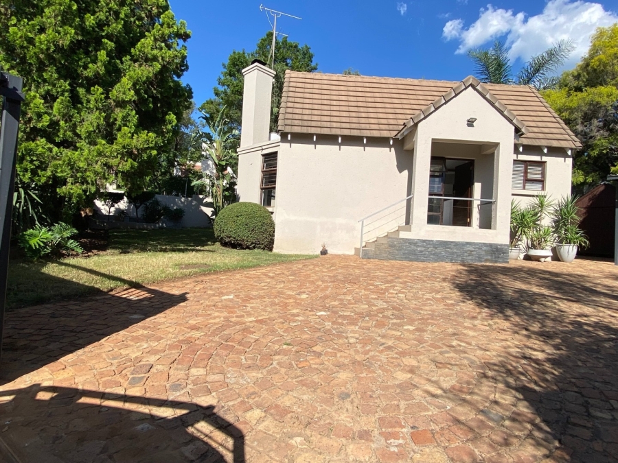 To Let 2 Bedroom Property for Rent in Douglasdale Gauteng