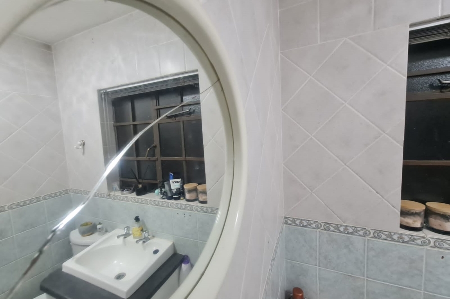 2 Bedroom Property for Sale in Roodepoort West Gauteng