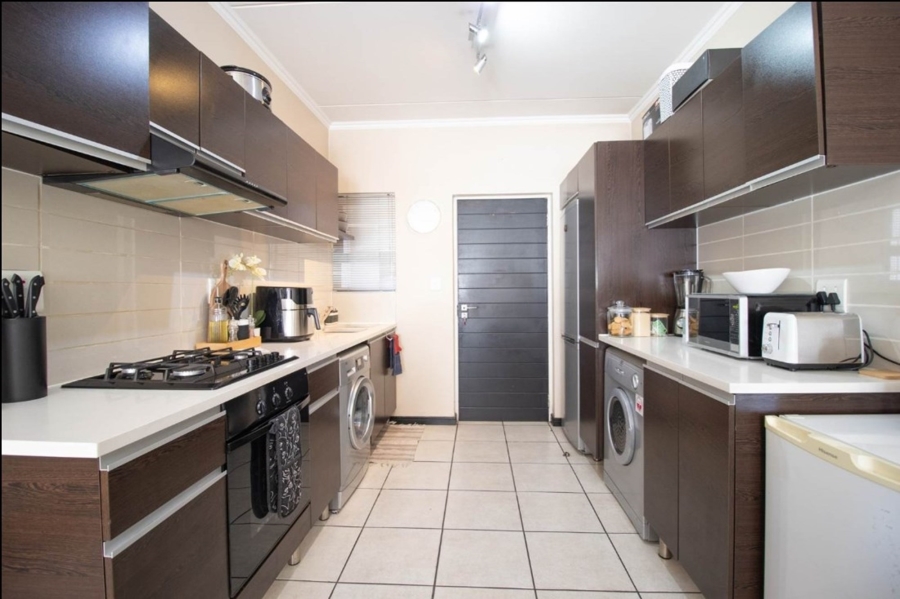 2 Bedroom Property for Sale in Greenstone Hill Gauteng